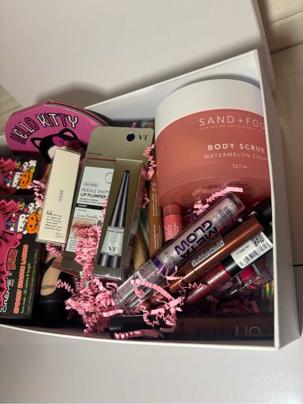 Makeup & Lash Gift Set 20-30 item. All new - Picture 2 of 4